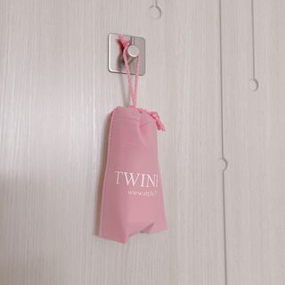 트윙클라 안티링클 샤이닝 멀티밤 — 5점을 준 리뷰어가 2022년 7월 올린 사용 사진