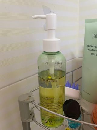 스킨큐어 산다화 순한 클렌징 동백 오일 200ml — 5점을 준 리뷰어가 2022년 8월 올린 사용 사진