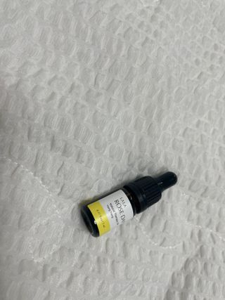 라라로즈데이 시즌2 천연 아로마오일 Y존 케어 속옷향수 이너퍼퓸 5ml  여성의 자존감을 UP시키자 — 4.5점을 준 리뷰어가 2021년 10월 올린 사용 사진