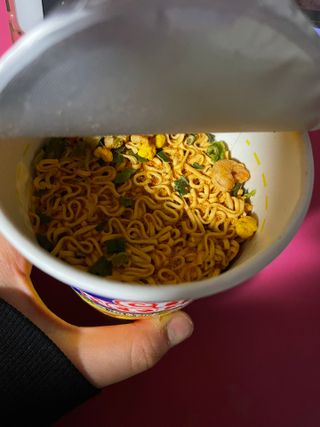 NISSIN 닛신 컵누들  4종 - 씨푸드오리지날, 씨푸드 스파이시, 씨푸드 커리, 씨푸드 XO소스 — 5점을 준 리뷰어가 2023년 1월 올린 사용 사진