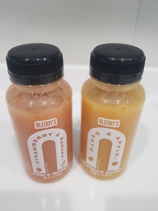 BLENDY'S 핑크 스무디+블론디 스무디 — 5점을 준 리뷰어가 2022년 4월 올린 사용 사진