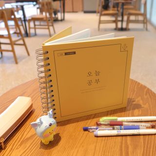 리훈 여러분의 오늘을 채워나갈 수 있도록 도와줄 오늘공부 1년용 스터디플래너 — 5점을 준 리뷰어가 2021년 4월 올린 사용 사진