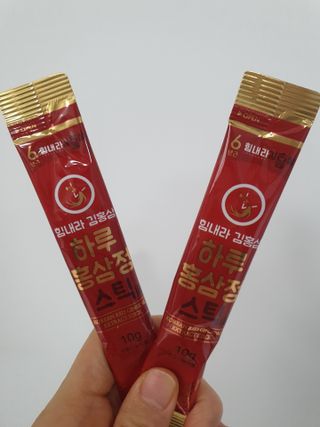 힘내라김홍삼 하루홍삼정스틱 10g x 10포 — 5점을 준 리뷰어가 2021년 3월 올린 사용 사진