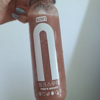 BLENDY'S 핑크 스무디+블론디 스무디 — 3점을 준 리뷰어가 2021년 9월 올린 사용 사진