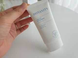보타니티 촉촉수분자차 아쿠아핏 선 에센스 50ml + 보송톤업자차 징크 선 로션 50ml SPF50+ PA++++ (4/25) — 5점을 준 리뷰어가 2022년 4월 올린 사용 사진