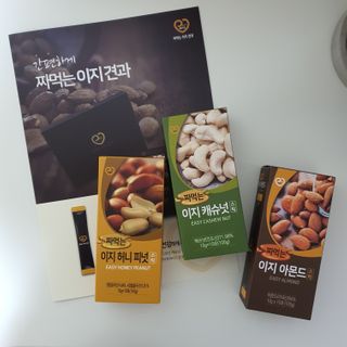 짜먹는 이지견과 짜먹는 이지아몬드, 짜먹는 이지허니피넛, 짜먹는 이지캐슈넛 각 10g X  10포 — 5점을 준 리뷰어가 2021년 1월 올린 사용 사진