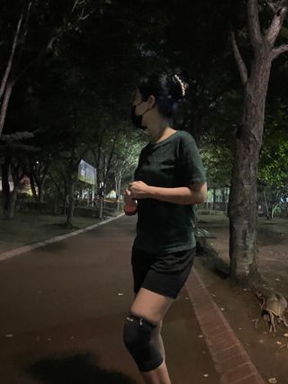 반테린서포터 무릎보호대 — 5점을 준 리뷰어가 2021년 5월 올린 사용 사진