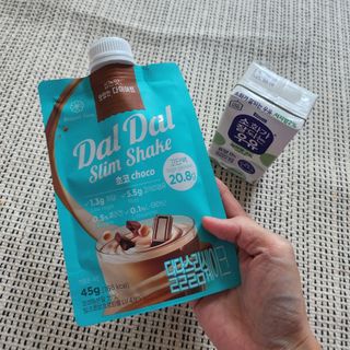 달달슬림쉐이크 [블로그]달달슬림 맛있는 단백질 쉐이크 파우치 다이어트 식사대용 프로틴 파우더 보충제 — 5점을 준 리뷰어가 2025년 8월 올린 사용 사진