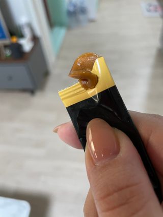짜먹는 이지견과 짜먹는 이지아몬드, 짜먹는 이지허니피넛, 짜먹는 이지캐슈넛 각 10g X  10포 — 5점을 준 리뷰어가 2021년 2월 올린 사용 사진