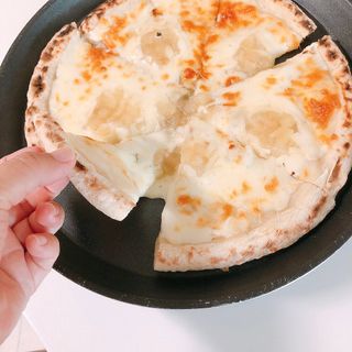 서브큐 리얼 화덕피자 3종 (마르게리타+애플고르곤졸라+페페로니) — 5점을 준 리뷰어가 2022년 5월 올린 사용 사진