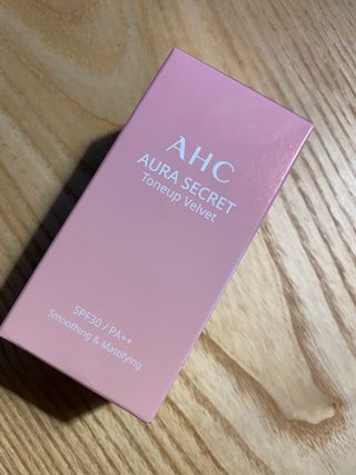 AHC 아우라 시크릿 톤업 벨벳 — 4점을 준 리뷰어가 2021년 4월 올린 사용 사진