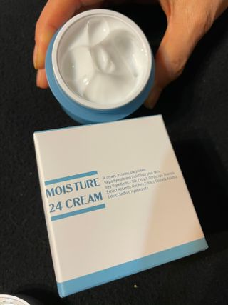 Dr.느루벗 느루벗 모이스쳐 24 크림 — 4점을 준 리뷰어가 2021년 1월 올린 사용 사진