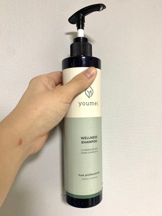 유메이 웰니스 샴푸 + 유메이 스칼프 브러쉬 — 4.5점을 준 리뷰어가 2022년 1월 올린 사용 사진