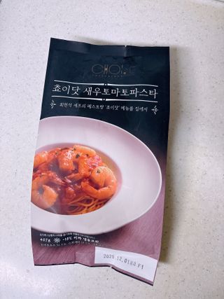 프레시지 [구매평]최현석의 쵸이닷 새우 토마토 파스타 (냉동) — 5점을 준 리뷰어가 2025년 6월 올린 사용 사진