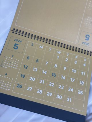 리훈 2024년 레트로 달력 벽달력 + 탁상달력 — 4점을 준 리뷰어가 2023년 9월 올린 사용 사진