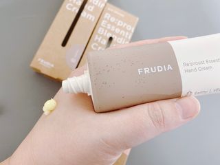 [후르디아] 끈적임 없는 착한성분 비건  핸드크림 3종 — 5점을 준 리뷰어가 2021년 1월 올린 사용 사진