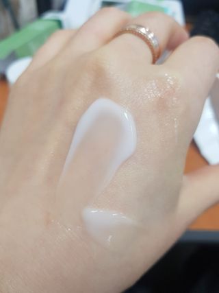 김정문알로에 큐어 큐어 알로에 리프레쉬 젤리 세럼, 큐어 알로에 하이드로 젤리 크림 — 5점을 준 리뷰어가 2021년 3월 올린 사용 사진