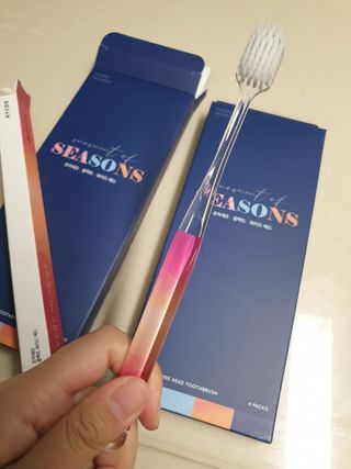 에브리모먼트 에브리 모먼트 칫솔 Every moment toothbrush — 5점을 준 리뷰어가 2022년 5월 올린 사용 사진