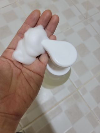 아미퓨어 [라이브] 피부장벽 강화를 위한 머랭 버블 클렌저 천연계면활성제로 온가족 사용가능 — 5점을 준 리뷰어가 2021년 7월 올린 사용 사진