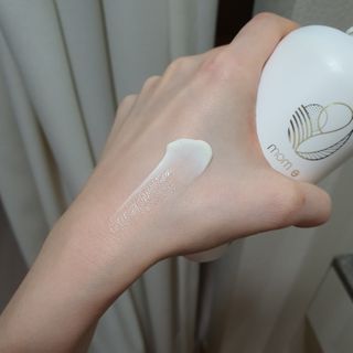 mom e 맘이 내추럴 베이비 케어 샴푸앤바스+로션 — 4.5점을 준 리뷰어가 2021년 1월 올린 사용 사진