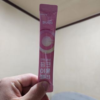 인디닥터 면역 생생 핑크 이뮨 젤리 + 타이탄 BCAA 프로틴 젤리스틱 — 3점을 준 리뷰어가 2022년 6월 올린 사용 사진