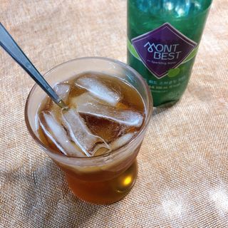 몽베스트 Montbest with Sparkling water Lime20병 — 4.5점을 준 리뷰어가 2022년 5월 올린 사용 사진