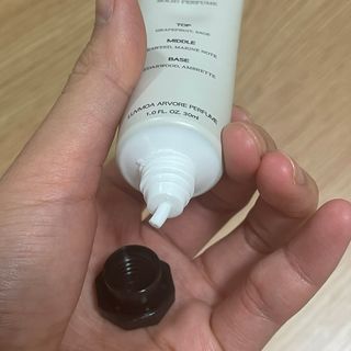 러브모아 향수 고체향수 승무원 고체향수 바르는 향수 니치향수 도손 우드세이지 앤 씨솔트 — 5점을 준 리뷰어가 2022년 12월 올린 사용 사진
