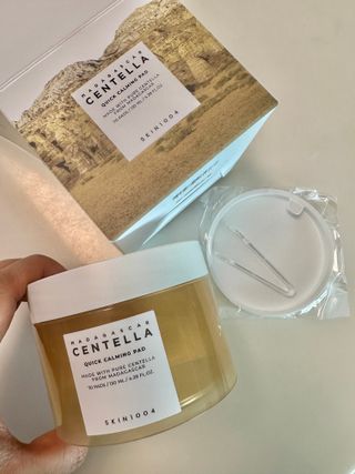 스킨1004 [SKIN1004] 마다가스카르 센텔라 퀵 카밍 패드 70매 130ml — 5점을 준 리뷰어가 2024년 9월 올린 사용 사진