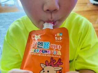 [몸엔용] 아이가 먹는 달콤 국산녹용 키엔용 비타  80ml x 10포 — 5점을 준 리뷰어가 2021년 7월 올린 사용 사진