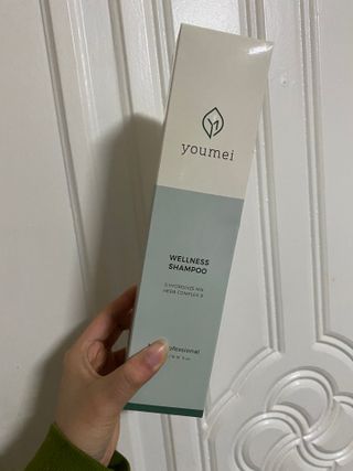 유메이 웰니스 샴푸 + 유메이 스칼프 브러쉬 — 5점을 준 리뷰어가 2022년 3월 올린 사용 사진