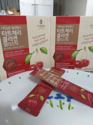 자연에온 가득담은 몽모랑시 타트체리 콜라겐 젤리스틱 — 5점을 준 리뷰어가 2021년 1월 올린 사용 사진