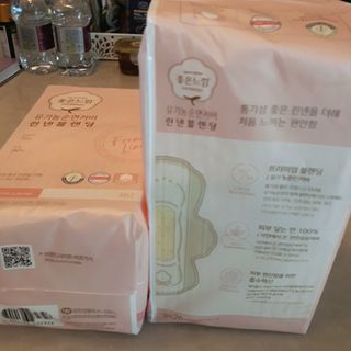 나무드 [유한킴벌리] 좋은느낌 유기농 순면 린넨블렌딩 생리대,롱라이너 중형 36매 1개 + 대형 32매 1개 — 5점을 준 리뷰어가 2021년 10월 올린 사용 사진