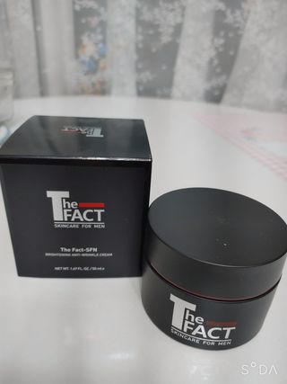 The Fact 더팩트 에스에프엔 브라이트닝 안티 링클 크림 50ml — 5점을 준 리뷰어가 2022년 5월 올린 사용 사진