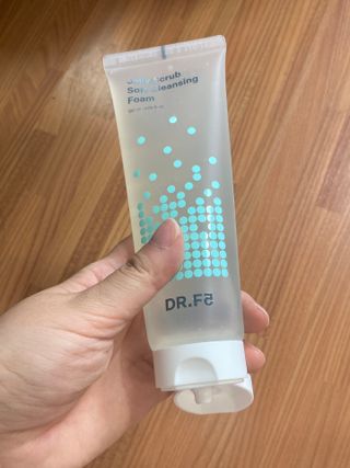 닥터에프파이브 젤리스크럽 소프트 클렌징폼 120ml — 5점을 준 리뷰어가 2022년 6월 올린 사용 사진