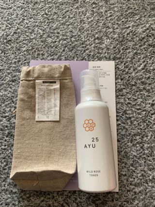 AYU25[아유트웬티파이브] 피부건강에 꼭 필요한 pH 약산성 와일드 로즈토너 — 2.5점을 준 리뷰어가 2021년 3월 올린 사용 사진