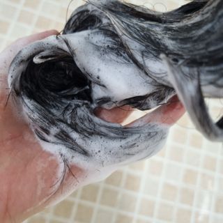 [HUREX] 휴렉스 볼류마이징 탈모완화 기능성 샴푸 150ml x 2개 — 4.5점을 준 리뷰어가 2021년 9월 올린 사용 사진