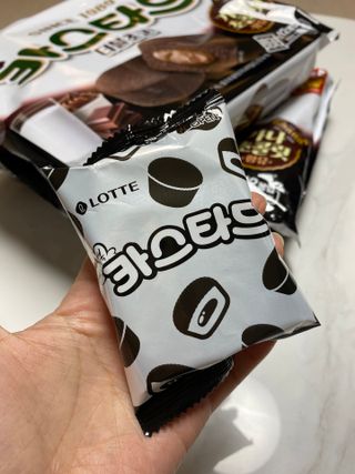 롯데제과 까망카스타드 더블초코 — 5점을 준 리뷰어가 2021년 5월 올린 사용 사진