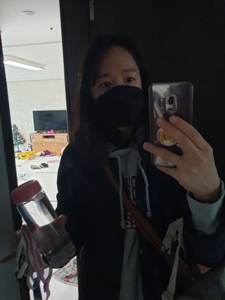 [이지아 마스크] 애니가드 더솔루션마스크, 블랙N화이트 KF94 대형 — 5점을 준 리뷰어가 2021년 3월 올린 사용 사진