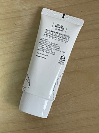 렉스리 데일리 톤업 크림 Rexri Daily Tone Up Cream — 5점을 준 리뷰어가 2022년 8월 올린 사용 사진