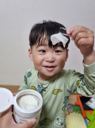 랑벨 비타 에너지 잡티 앰플 패드 65매 (투명하고 밝은 얼굴 광채패드) — 5점을 준 리뷰어가 2022년 5월 올린 사용 사진