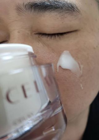 프리마인 바르기만 하면 철벽 스킨케어+24시간 마스크팩 효과. 셀라브 리제너레이팅 시스템 부스터+크림 세트 — 5점을 준 리뷰어가 2023년 5월 올린 사용 사진