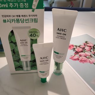 [AHC] 세이프온 에센스 선크림 올리브영 스페셜 증정 기획세트 — 5점을 준 리뷰어가 2022년 6월 올린 사용 사진