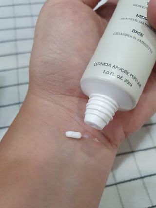 러브모아 향수 고체향수 승무원 고체향수 바르는 향수 니치향수 도손 우드세이지 앤 씨솔트 — 5점을 준 리뷰어가 2022년 10월 올린 사용 사진