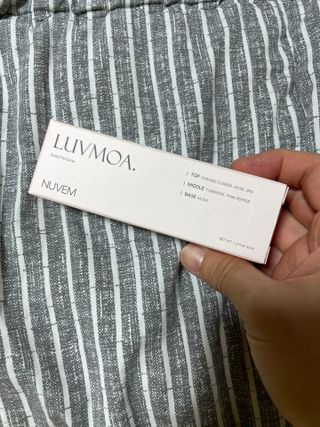 러브모아 향수 고체향수 승무원 고체향수 바르는 향수 니치향수 도손 우드세이지 앤 씨솔트 — 5점을 준 리뷰어가 2022년 10월 올린 사용 사진