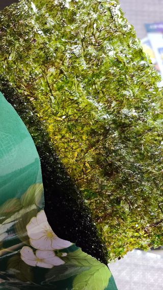 [해림맛김] 들기름에 구운 바삭바삭 김 4종 세트 + 1종 랜덤발송 총5개입 — 5점을 준 리뷰어가 2021년 2월 올린 사용 사진