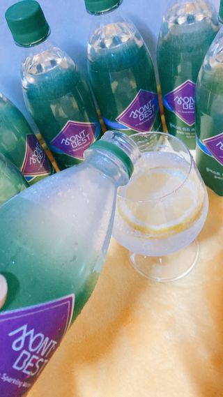 몽베스트 Montbest with Sparkling water Plain 20병 — 4점을 준 리뷰어가 2022년 6월 올린 사용 사진