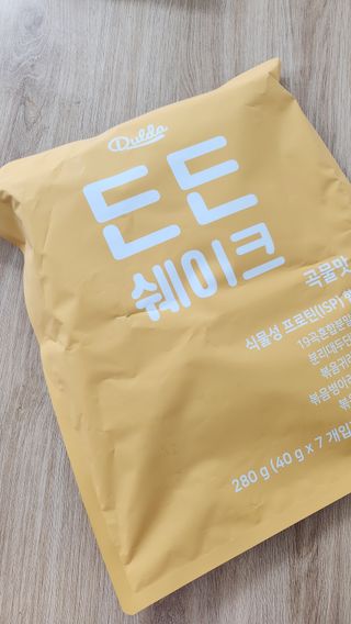 [덜다] 든든 식물성 단백질 쉐이크 40g X 7입 (곡물/딸기) — 5점을 준 리뷰어가 2023년 8월 올린 사용 사진
