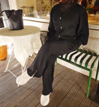 프런투라인 비마이 봄버 포켓 크롭 가디건 — 4점을 준 리뷰어가 2022년 3월 올린 사용 사진