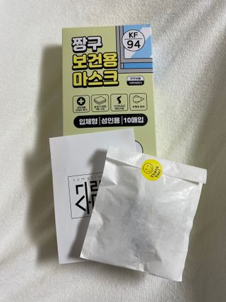 [숨그림]  덴탈마스크 짱구 우리아이 그리고 내가 쓰는 믿을수있는 케릭터 마스크  16종 — 5점을 준 리뷰어가 2021년 11월 올린 사용 사진