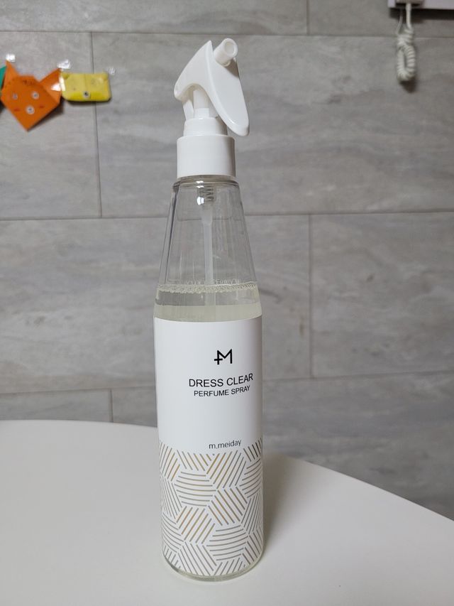 [엠메이데이] 드레스클리어 퍼퓸 스프레이 300ml 프리지아 가든향+프리지아 파출리향 리뷰 사진